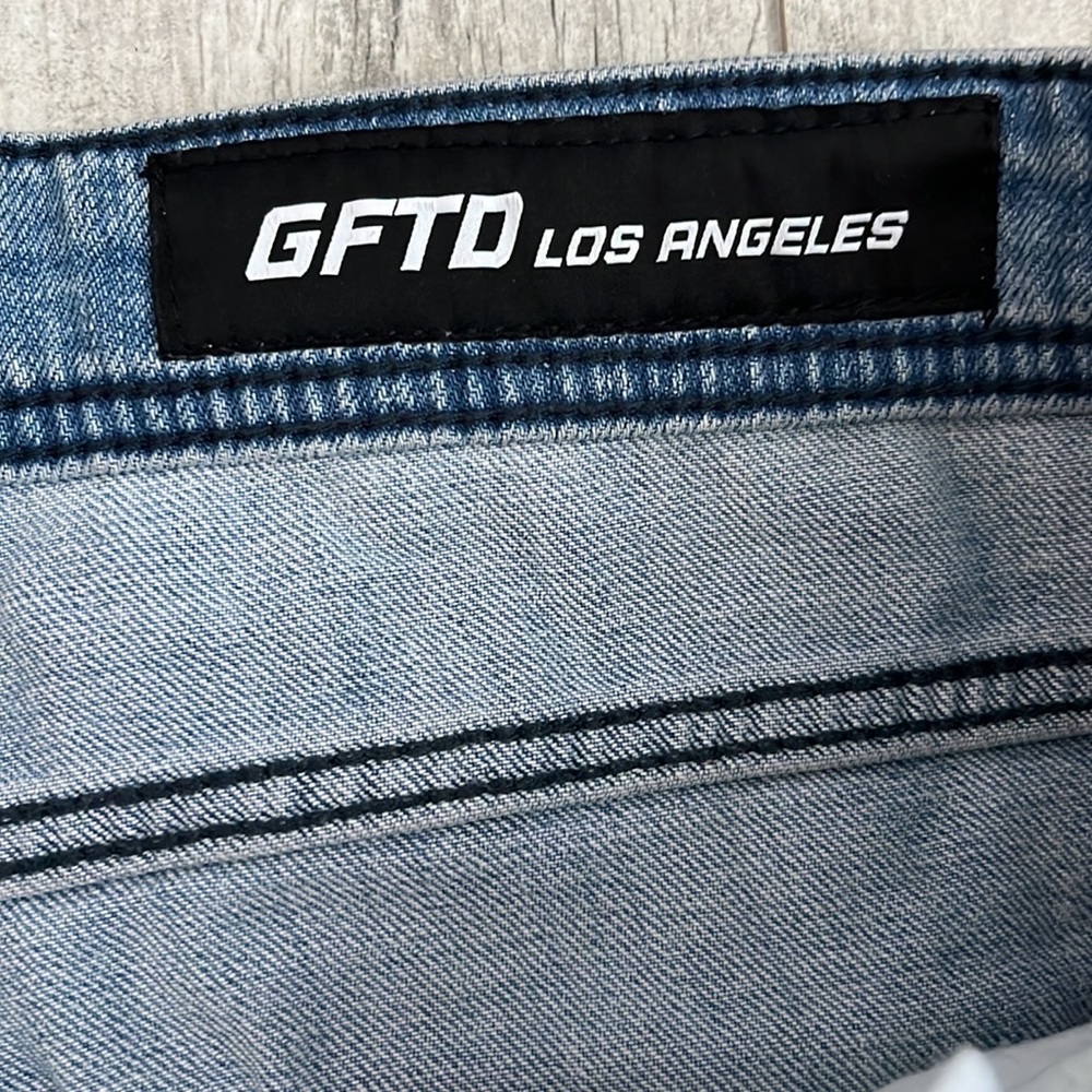 GFTD Men’s Jeans Size:‎ 36 X 32 Color: Blue Button-fly Distressed